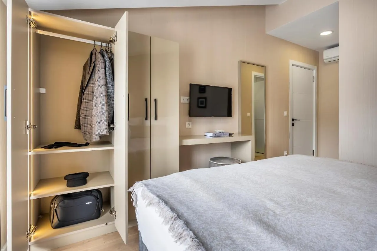 Ciragan Apart Bosphorus Istanbul